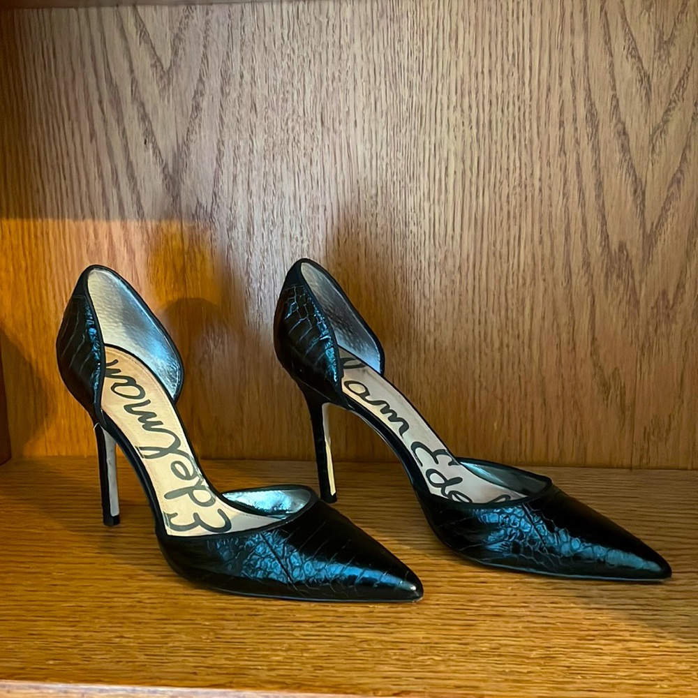 Classy alligator skin design pumps by Sam Edelman